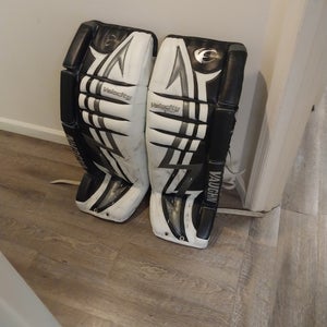 35" Vaughn Velocity 7500 Goalie Leg Pads (Used)