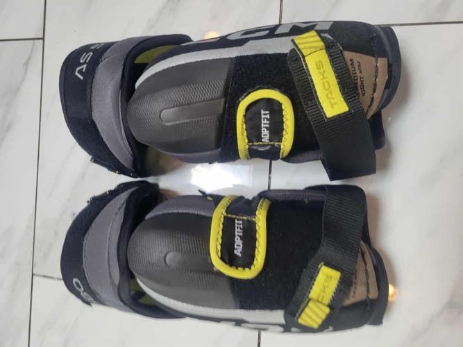Medium Senior CCM Tacks AS 580 Elbow Pads (Used)