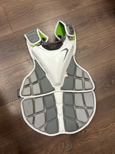 Large / XL LACROSSE GOALIE Maverik Chest Protector (Used)