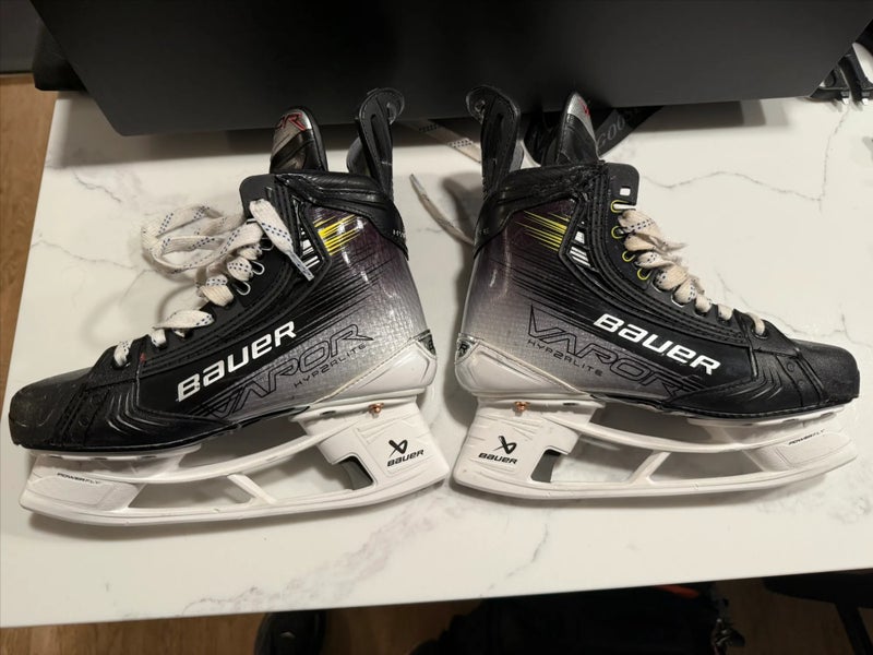 2023 Bauer Vapor Hyperlite 2 Hockey Skates Regular Width Size 4.5 (New)