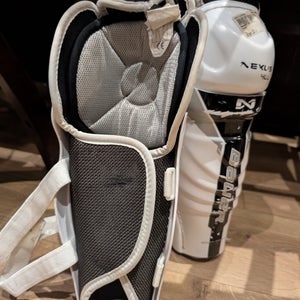 Intermediate Bauer Nexus 400 12" Shin Pads (Used)