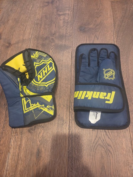 Franklin Regular kids play goalie blocker and glove set(Used)