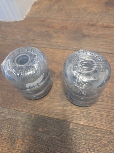 Champion hockey Wheels hi-lo set up 4 80 mm and 4 76mm (New)