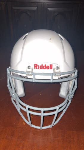 Medium Youth Riddell Speed Helmet (Used)