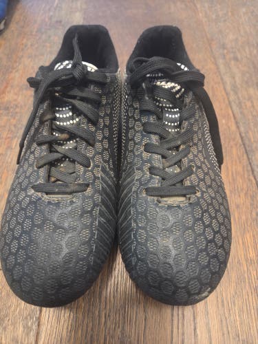 Black Kids Vizari 3.5Y (Big Kids / Youth) Turf Cleats Cleats (Used)