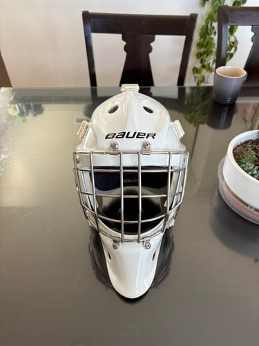 2024 Senior Medium Bauer 940 Goalie Mask (Used)