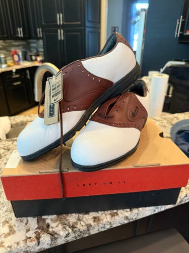 Men's Size M 9.5 (W 10.5) Nike Golf Shoes (New)