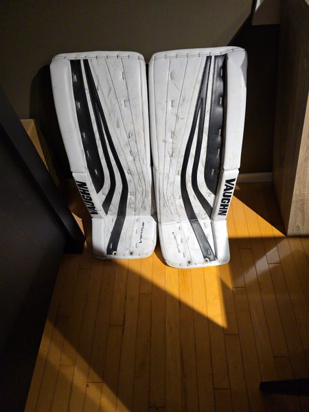 30" Vaughn Ventus SLR Goalie Leg Pads (Used)