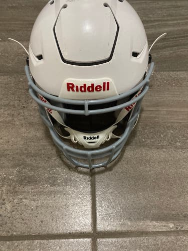 Small Adult Riddell SpeedFlex Helmet (Used)