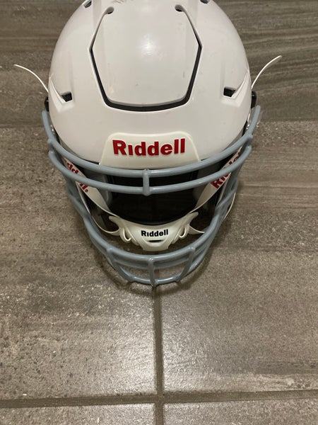 Small Adult Riddell SpeedFlex Helmet (Used)