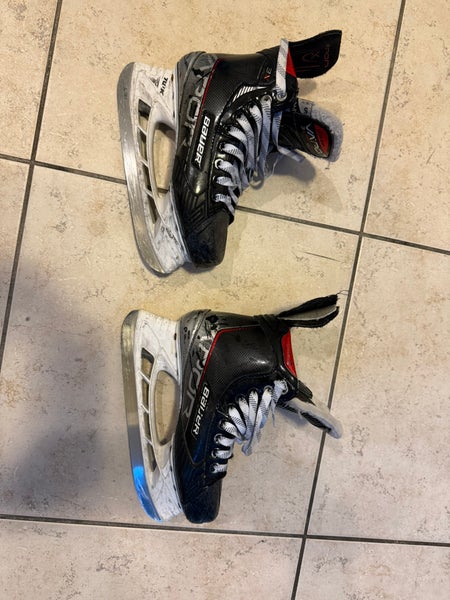 Bauer Vapor 3X Hockey Skates Size 5 (Used)