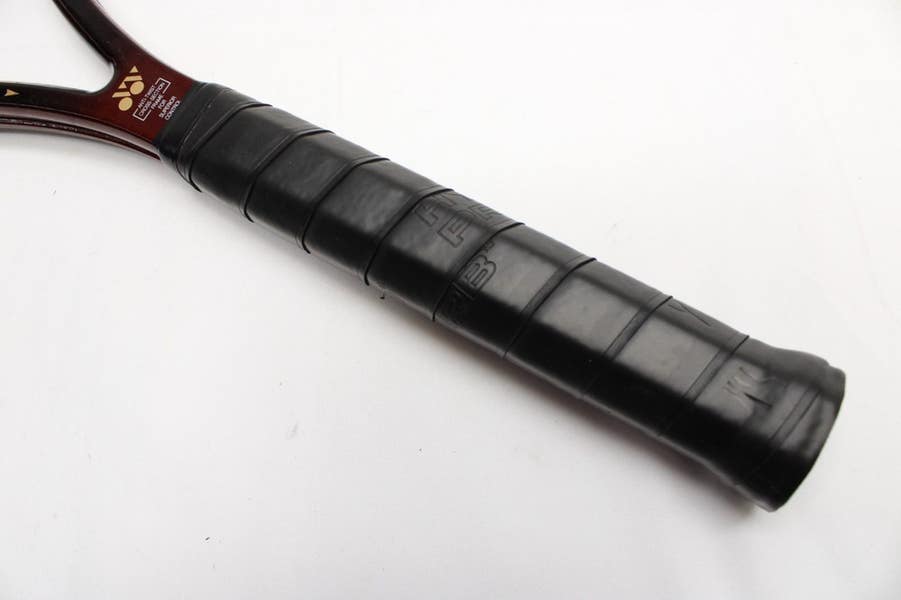YONEX ISOMETRIC PRO SUPER MID TENNIS RACQUET (4 1/8) NEW GRIP