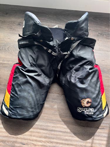 Pro Stock Hockey Pants - NHL FLAMES XL - RETRO!