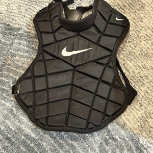 Nike Keystone 17 Inch Catchers Chest Protector Baseball