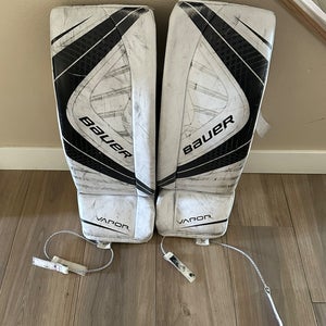 Large Bauer Vapor X700 (2017 Model) Goalie Leg Pads (Used)