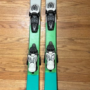 Kid's Volkl STEP 138 cm Twin Tip Freestyle  All Mountain Skis With Demo Bindings (Used)