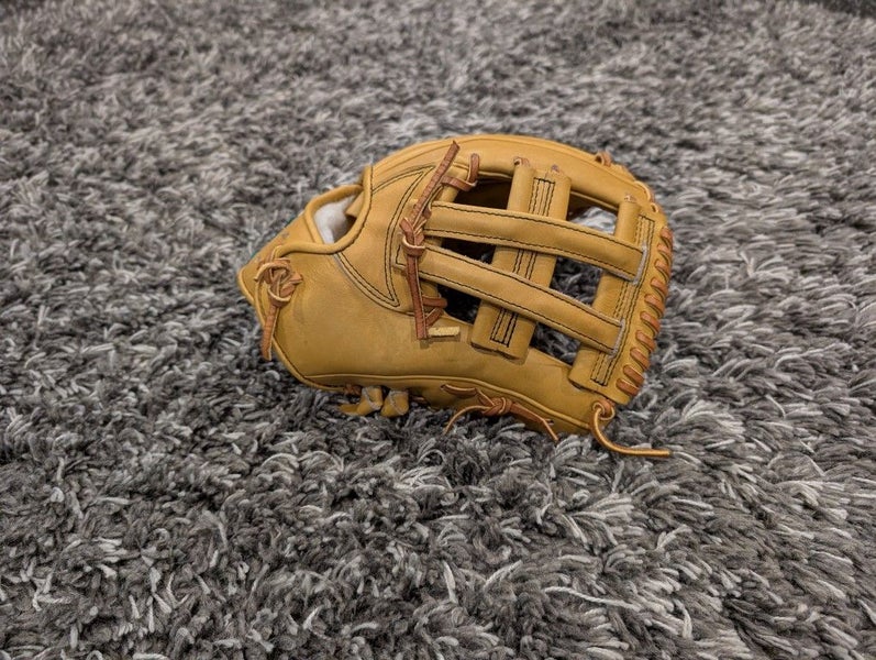 Flashing Leather 11.75" baseball glove