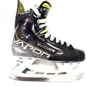 Used Bauer 3X Junior Hockey Skate Junior 03 11860-S000297792