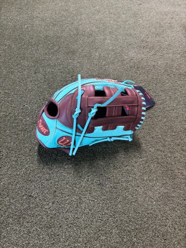 Wilson Outfield A1000 Softball Glove 12.5" (New)