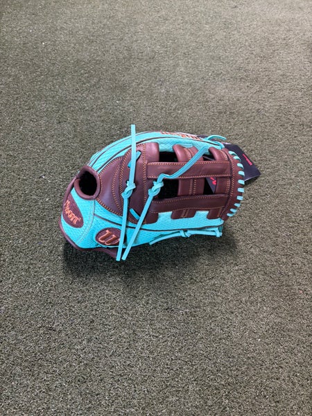 Wilson Outfield A1000 Softball Glove 12.5" (New)