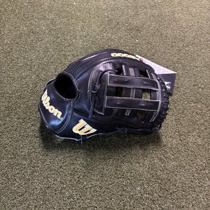 Wilson RH Infield A2000 Baseball Glove 11.5" (New)