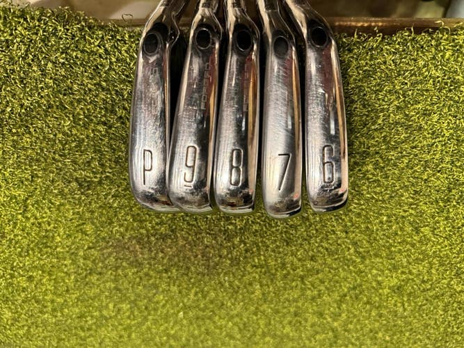 Wilson 2024 Staff Blade 6-PW Iron Set, Recoil F4 Stiff Flex, RH