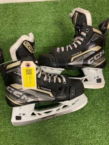 CCM Tacks AS-570 - Intermediate