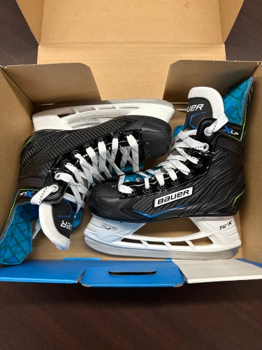 Bauer XLP Hockey Skates Regular Width Size 2 (New)