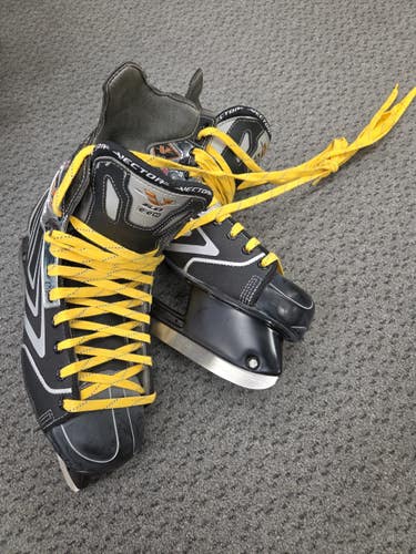 CCM size 11 SR Vector V6.0 V 6.0 (Used) Senior ice Hockey Skates