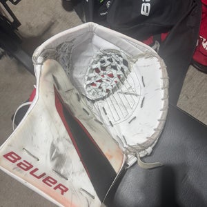 Bauer Vap Hyperlite 2 Senior Goalie Catcher White New Jersey Devils Akira Schmid