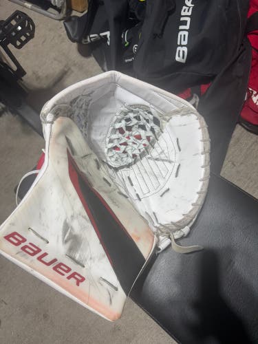 Bauer Vap Hyperlite 2 Senior Goalie Catcher White New Jersey Devils Akira Schmid