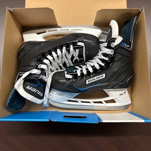 Bauer XLP Hockey Skates Regular Width Size 4 (New)