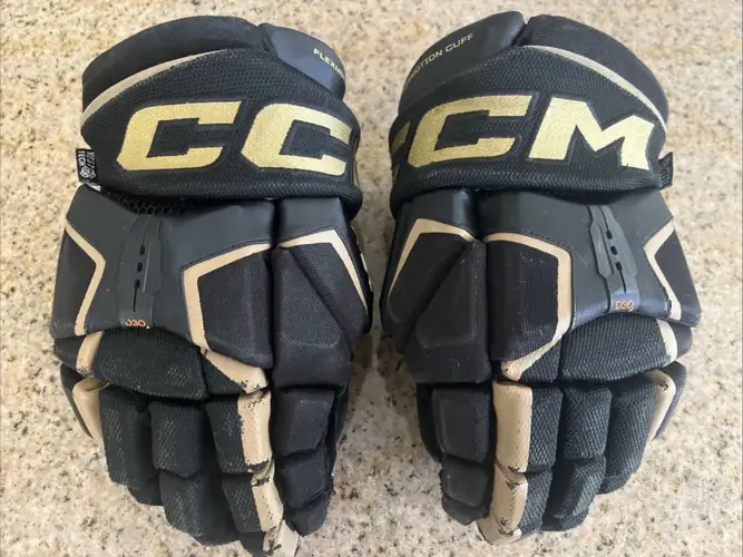 CCM Tacks AS-V Pro Senior Ice Hockey Gloves D30 VGK Gold Black Gloves 14"