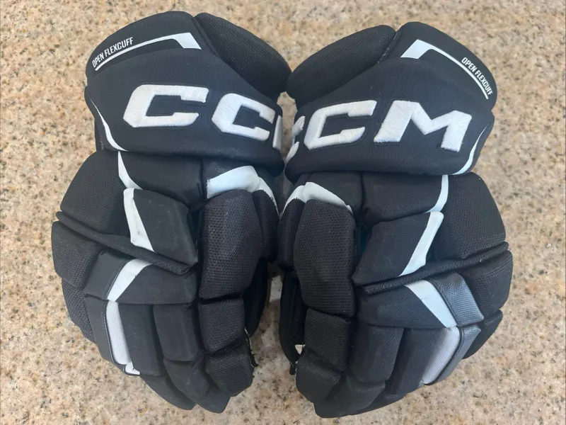 CCM Jetspeed FT6 Pro Gloves Senior Size 14" Black/White - Great Condition
