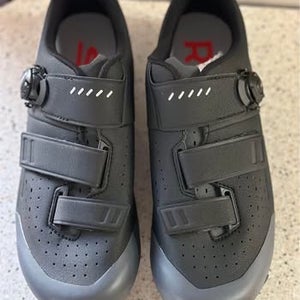 Men's Size 9 Sidi Bike Shoes (New)