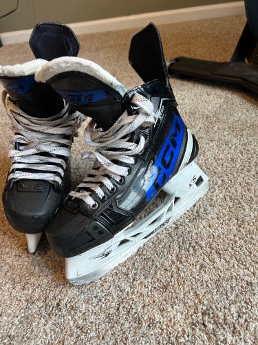 CCM JetSpeed XTra Hockey Skates Regular Width 9 (Used)