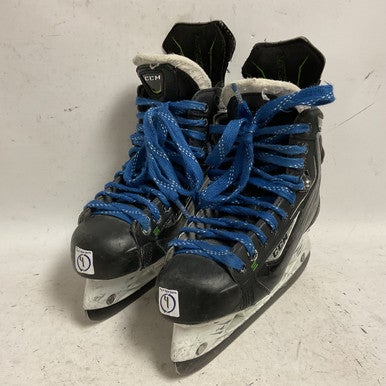 Used CCM RIBCOR 90K Junior Hockey Skate Junior 04 11855-S000190821