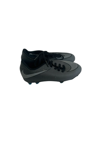 Used Nike BRAVATA Soccer Cleats Grey Youth 11.0 11692-S000141837