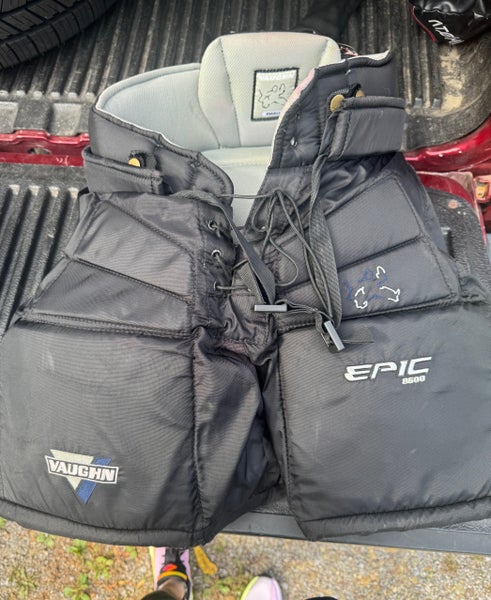 Small Vaughn Epic 8600 Goalie Pants (Used)