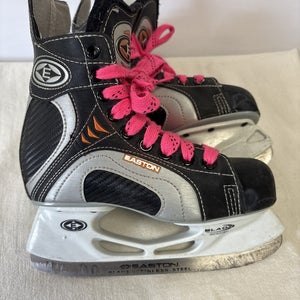 Junior Size 1 EASTON SYNERGY 200 Ice Hockey Skates