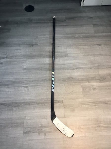 Senior CCM Jetspeed FT7 Pro Right Handed Hockey Stick P92 BEZEAU (Used)