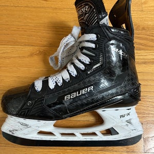 Used Bauer Supreme Mach Hockey Skates Regular Width 6 (Used)