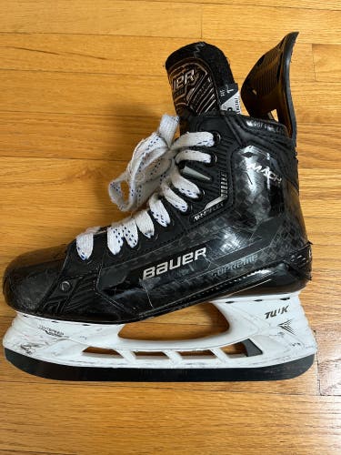 Used Bauer Supreme Mach Hockey Skates Regular Width 6 (Used)