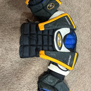 Medium Goalie Chest Protector (Used) John Brown