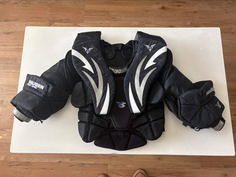 Medium 2020 Vaughn Velocity V5 Goalie Chest Protector (Used)