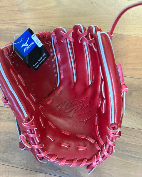 Pitcher's RH Mizuno Pro Classic Baseball Glove 12" (New)