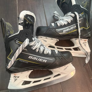 2024 Bauer Supreme M40 Hockey Skates Size 5 (Used)