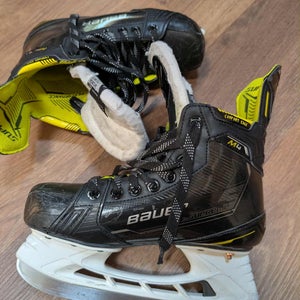 Bauer Supreme M4 Hockey Skates Size 4, Fit 1 (Used)