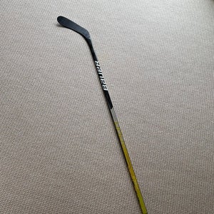 Senior Bauer Vapor Hyperlite Left Hand Hockey Stick P28 (Used)
