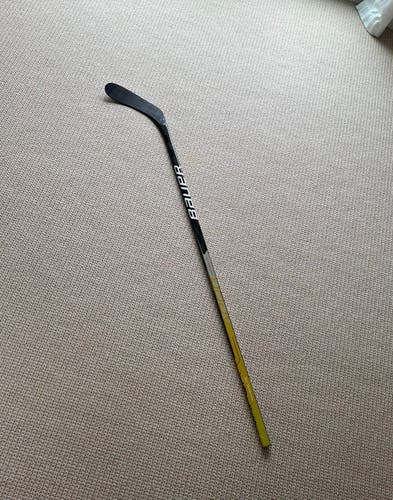 Senior Bauer Vapor Hyperlite Left Hand Hockey Stick P28 (Used)